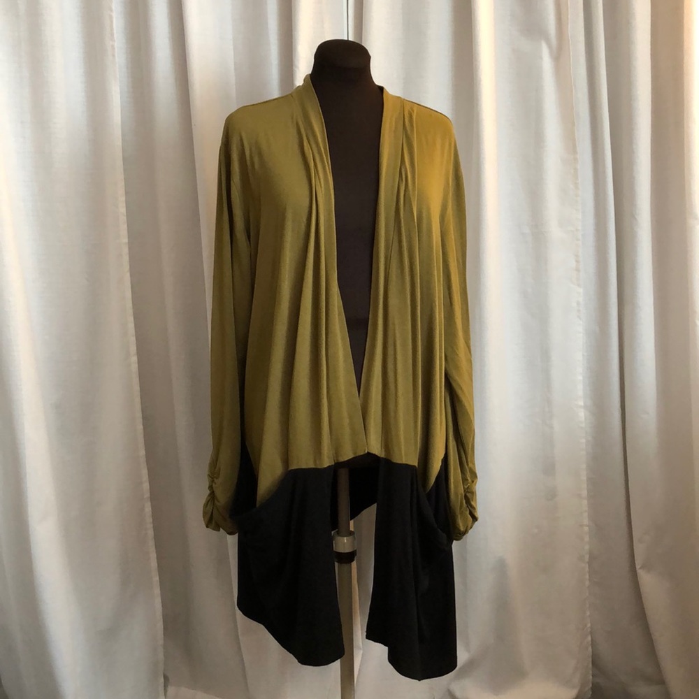Light weight knit cardigan